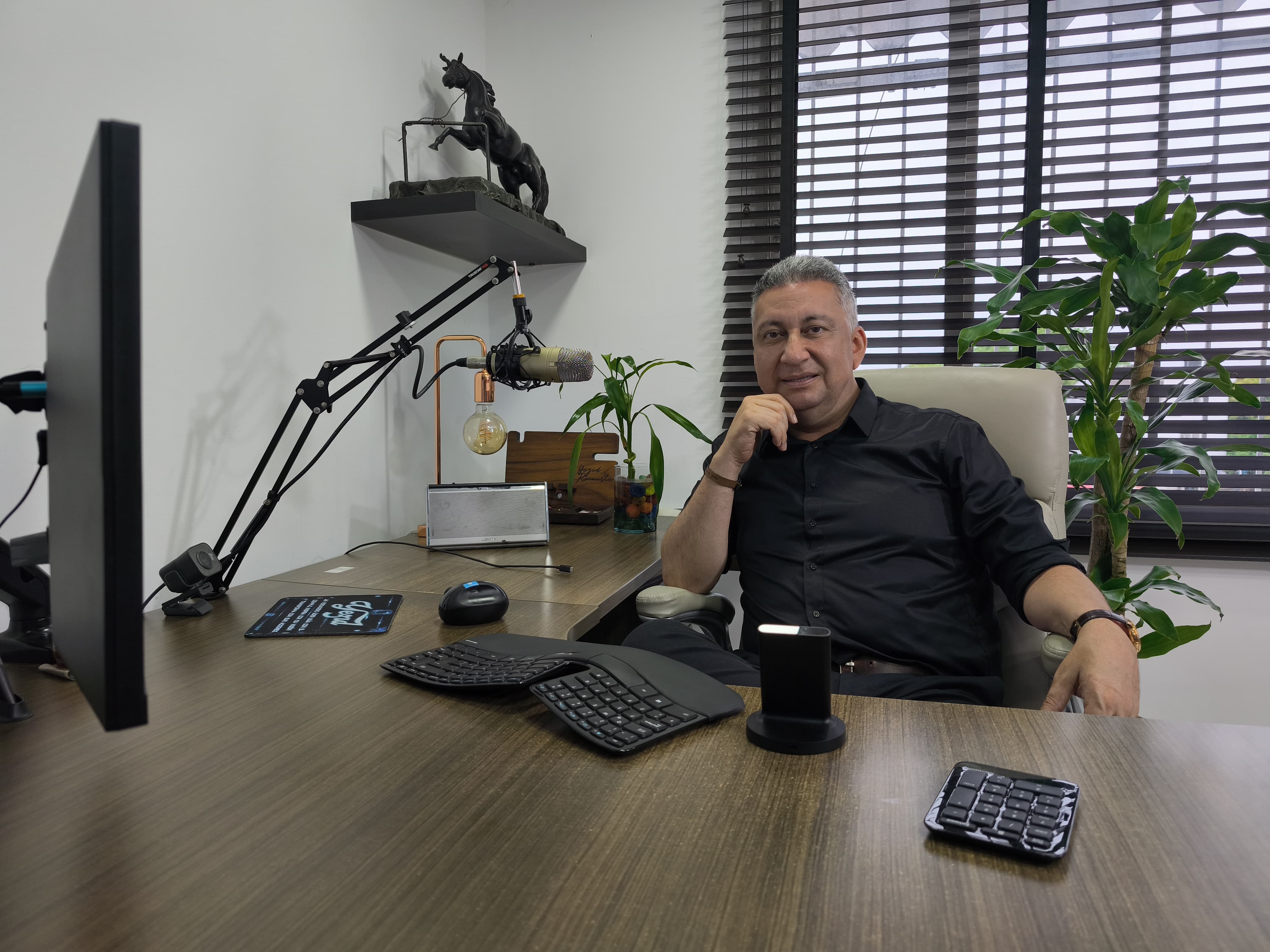 Dr. Yezid Ricaurte